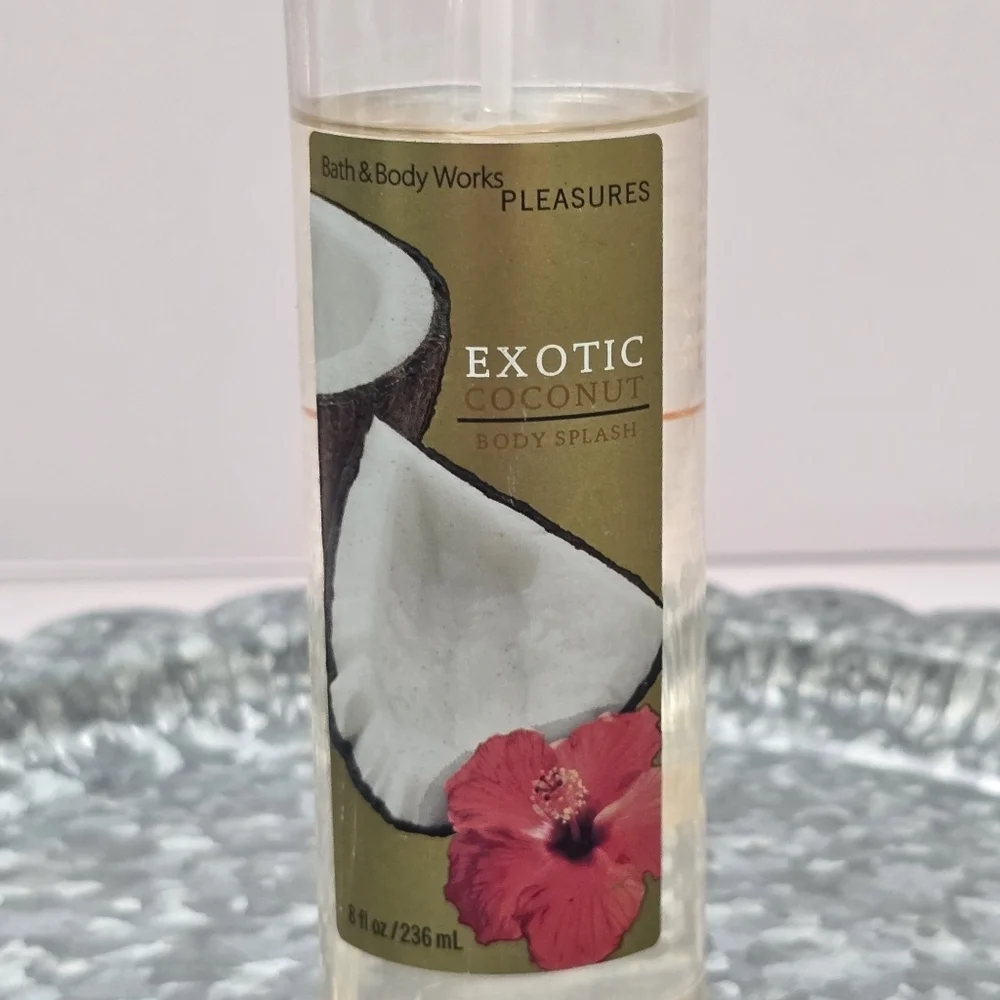 ⭐️40% Off⭐️ Bath & Body Works Exotic Coconut Body Splash